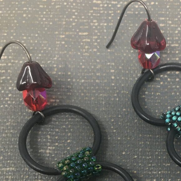 Handmade Long Black 'O' Shape Rubber Seed Bead Drop Dangle Earrings - Picture 14 of 16